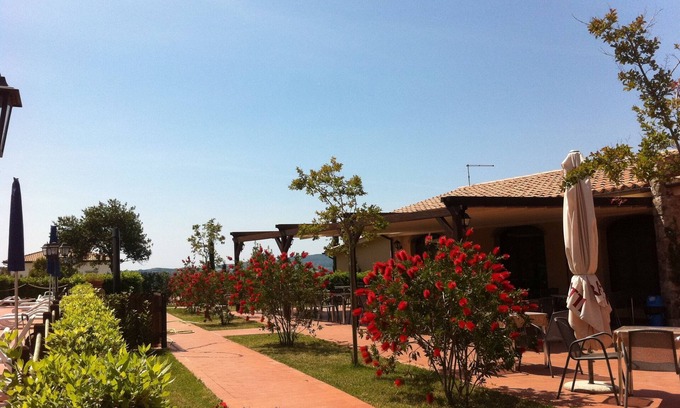 Pomaia Apartment | Apartment in townhouse, terrace, panoramic view, 3 rooms 6 pers