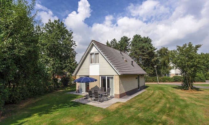 Municipality of Scherpenzeel House | Apartment in Utrecht near Scenic Canals