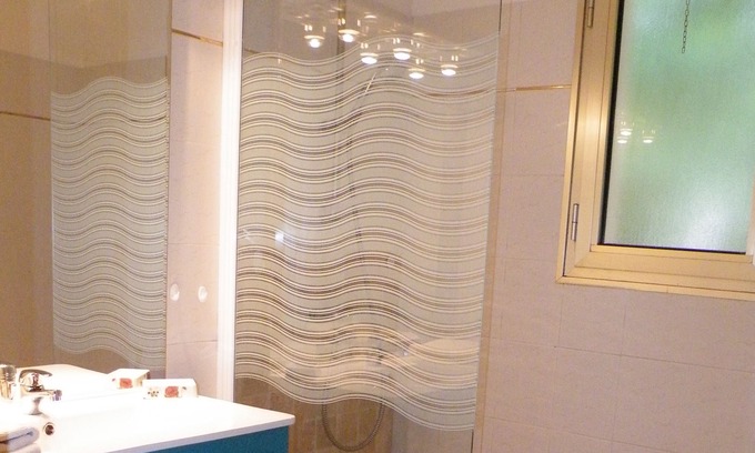 Greoux-les-Bains Villa | Apartment in villa 400 meters from the thermal baths and the center