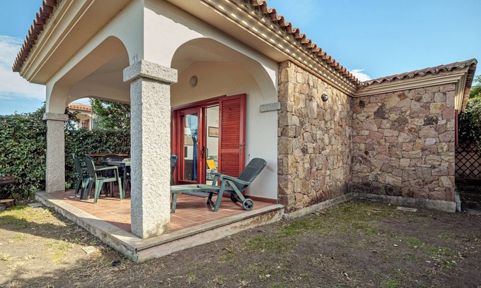 Buddittogliu Straulas Apartment | Apartment 'Lu Carrulu' with Sea View, Private Terrace and Air Conditioning