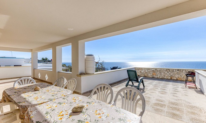 Marina di Felloniche Apartment | Apartment 'Casa Puzzedde' with Sea View, Private Terrace and Wi-Fi