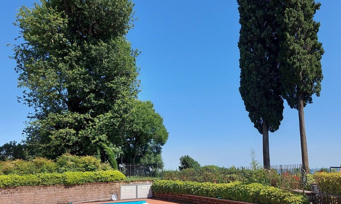 Picedo Apartment | Apartment 'Rosa Flat - with Pool' with Shared Pool, Wi-Fi and Air Conditioning