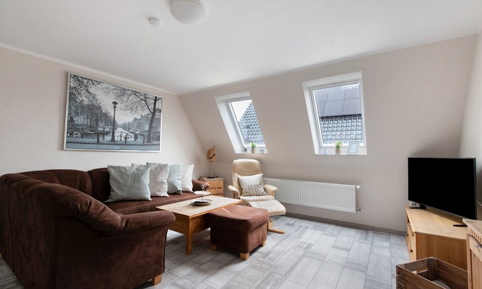 Norddeich Apartment | Apartment 'Janina' with Private Terrace, Balcony and Wi-Fi