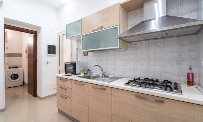 Cassibile Apartment | Apartment 'Kakyparis' with Shared Terrace, Wi-Fi and Air Conditioning