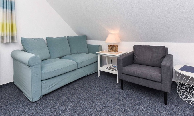 Neuharlingersiel Apartment | Apartment "Kluntje" - "House Teetied"