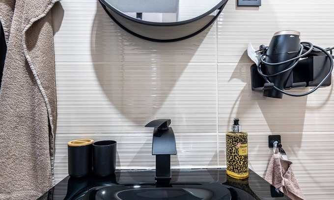 Brackenheim Apartment | Apartment 'Luxusloft Hausen' with Wi-Fi and Air Conditioning