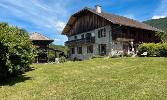 Marignier Apartment | Apartment 'La Ferme De 1876' with Mountain View, Shared Garden and Wi-Fi