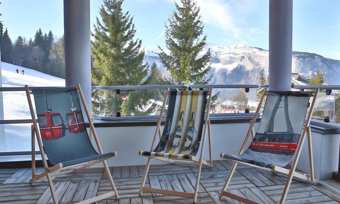 Les Carroz-d'Araches Apartment | Apartment 'La Pointe D'Areu' with Mountain View, Private Terrace and Wi-Fi