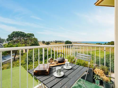 Saint-Briac-sur-Mer Apartment | Apartment La Houle by Interhome