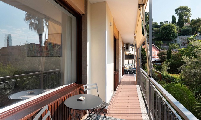 Alassio Apartment | Apartment 'La Pergola Blu' with Sea View, Wi-Fi and Air Conditioning