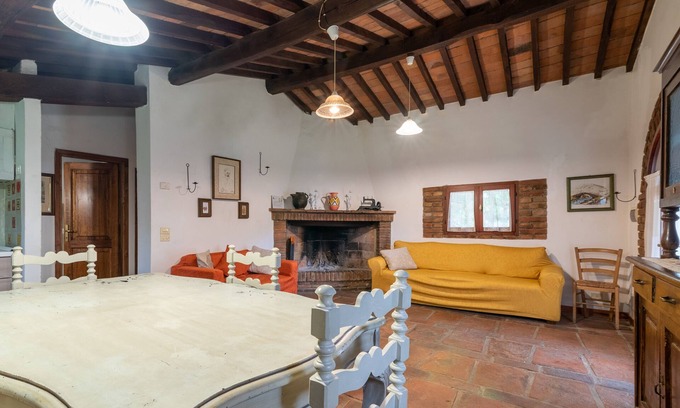 Ferretto House | Apartment "La Vecchia Fornace La Casina" with Shared Pool & Wi-Fi