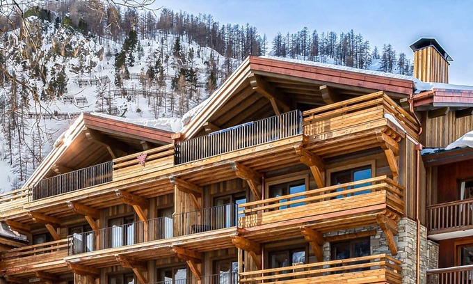 Val-d'Isere Villa | Apartment La Vue - Four Bedroom Villa, Sleeps 9