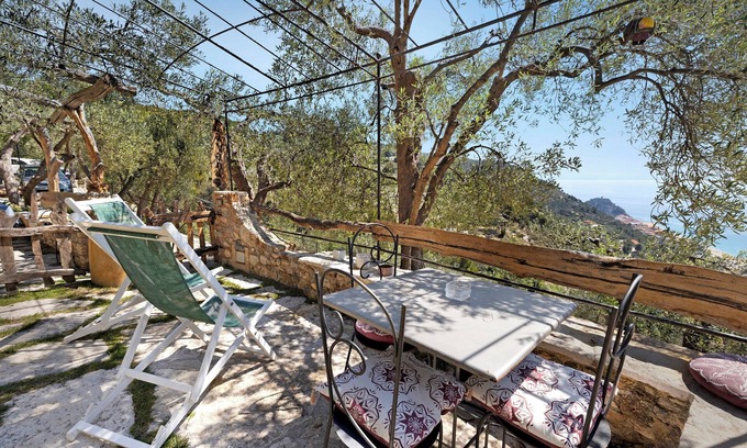 Varigotti Apartment | Apartment 'Lavanda' with Sea View, Garden & Wi-Fi