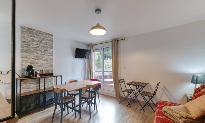 Les Adrets Apartment | Apartment 'Le May'hé - Studio Cabin and Balcony' with Mountain View and Balcony