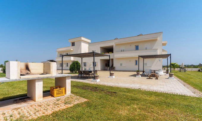 Galatone Apartment | Apartment 'Le Scuderie 8' with Shared Pool, Wi-Fi and Air Conditioning