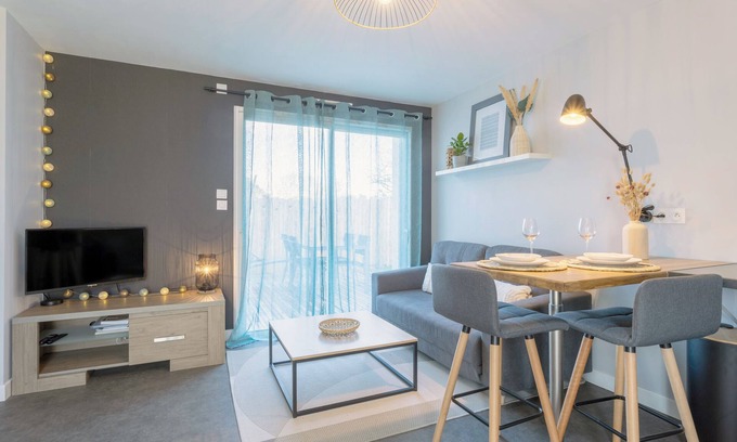 Erdeven Apartment | Apartment "Le Studio" with Private Garden & Wi-Fi