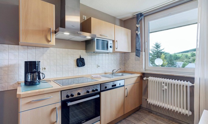 Usseln Apartment | Apartment 'Lerche' with Mountain View, Shared Garden and Wi-Fi