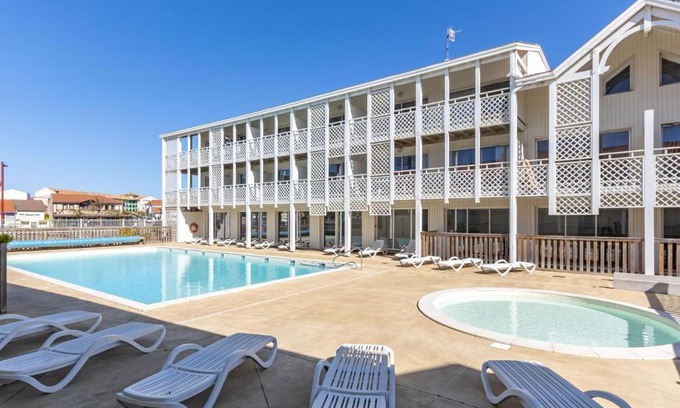 Mimizan-Plage Apartment | Apartment Les balcons des pêcheurs C25 by Interhome