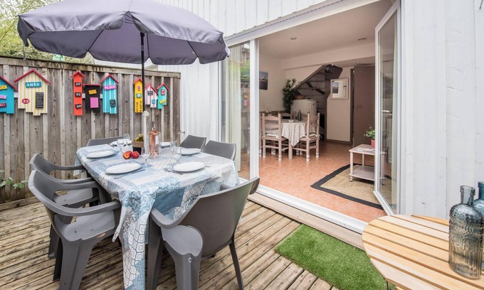 Le Canon Apartment | Apartment 'Les Canonniers' close to the Beach with Pool, Terrace & Balcony