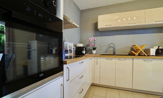 Sainte-Clotilde Apartment | Apartment Les charmes du Nord with garden for 4 people.