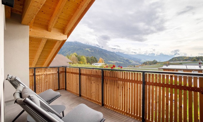 Naz Apartment | Apartment 'Linderhof Cima' with Mountain View, Shared Pool and Wi-Fi