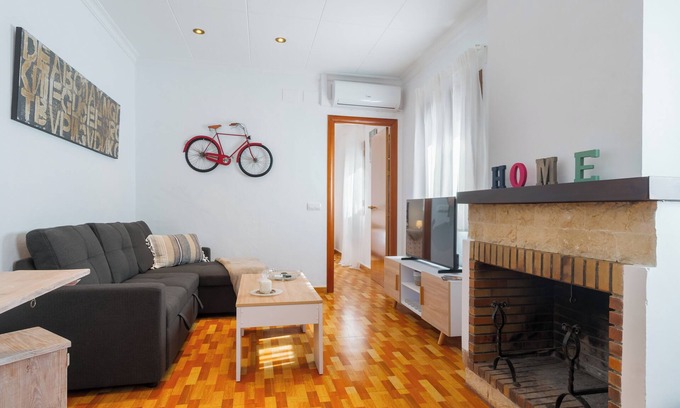 Carmona Apartment | Apartment 'Lolita' with Shared Garden, Wi-Fi and Air Conditioning