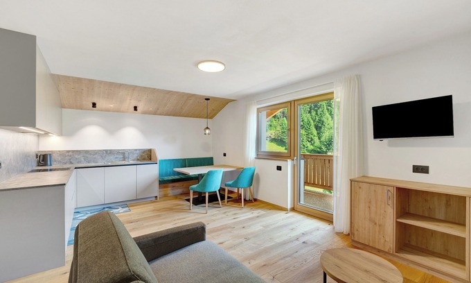 Mareo Apartment | Apartment 'Lü Da Plazores Codà' with Mountain View, Shared Garden and Wi-Fi