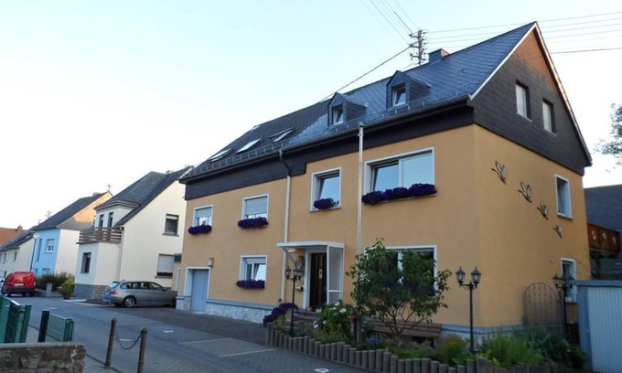 Bendorf Apartment | Apartment Ludwig - apartment/apartment, shower and bath, toilet, balcony