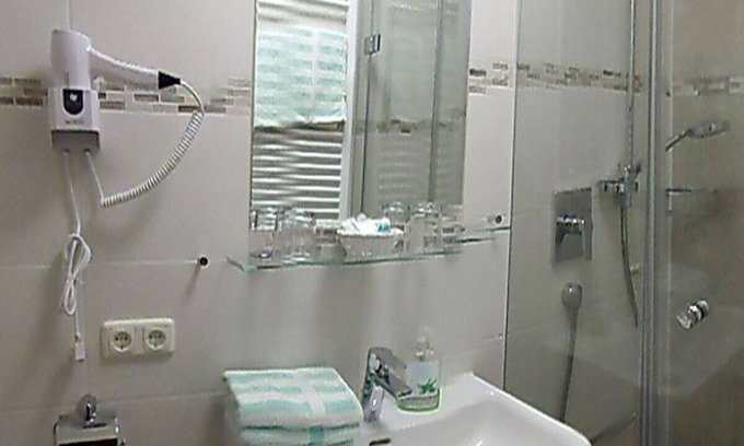 Rohrdorf Apartment | Apartment Margerite with 1 separate bedroom, living room with kitchen