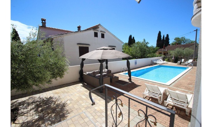 Kadumi Apartment | Apartment Markus for 2 - Pool & BBQ