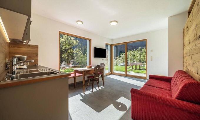 San Pancrazio Apartment | Apartment 'Mayrhof Vergissmeinnicht' with Mountain View, Wi-Fi, Balcony & Garden