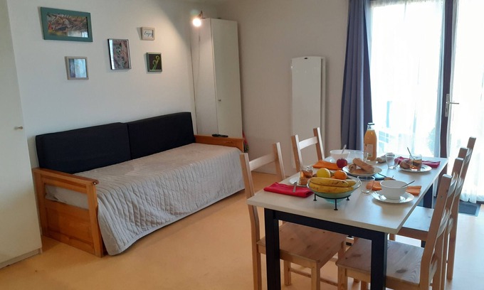 Getigne Apartment | Apartment "Meunerie", balcony & garden access on the river near Clisson