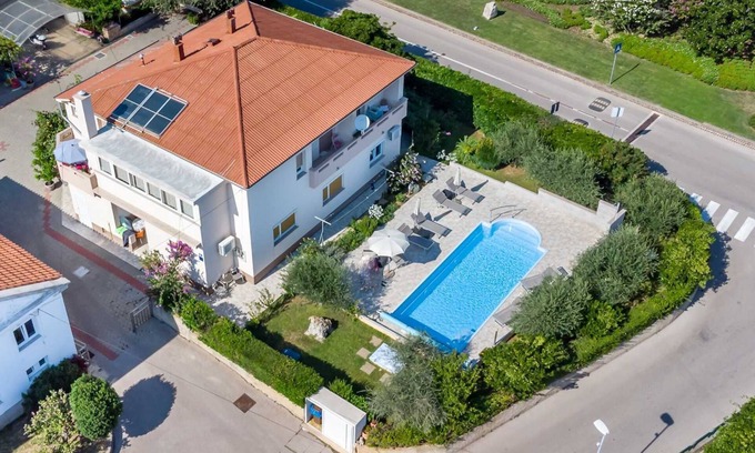 Baska Apartment | Apartment Milorad with pool and balcony