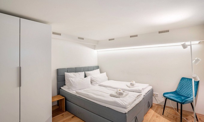 Buckenberg Apartment | Apartment 'Mini Mit Bad Und Küche' with Private Terrace and Wi-Fi