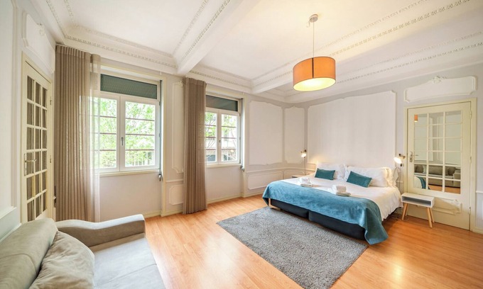 Centro / Baixa Villa | Apartment Miragaia - Five Bedroom Villa, Sleeps 15