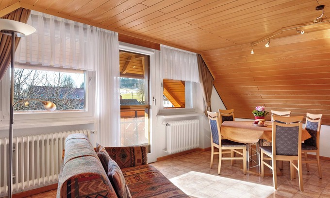 Schonenbach Apartment | Apartment 'Mit Balkon, 60qm' with Mountain View, Shared Garden and Wi-Fi