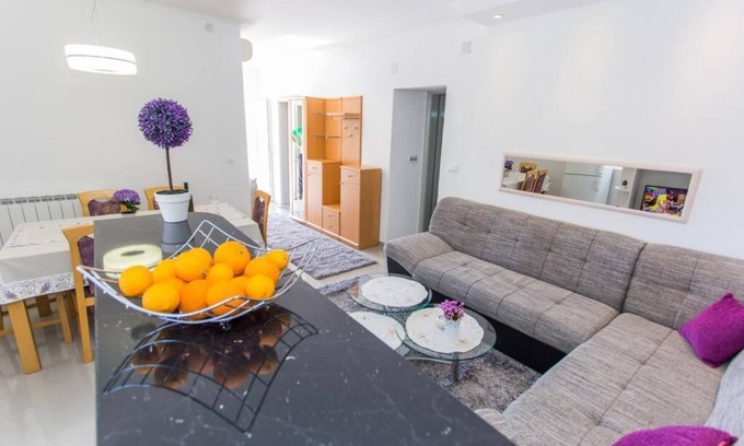 Kobas Apartment | Apartment Mojaš - Two Bedroom Apartment with Terrace