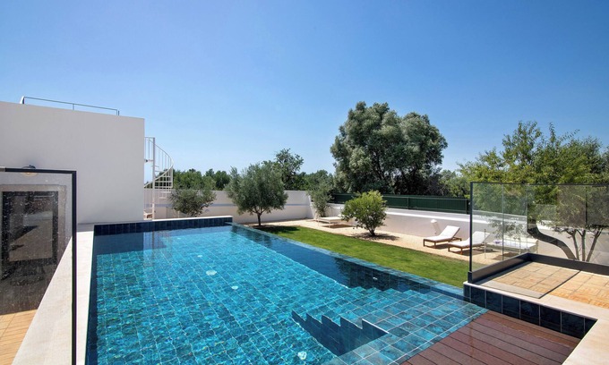 Almancil Apartment | Apartment 'Monte Gerações 1' with Shared Pool, Wi-Fi and Air Conditioning