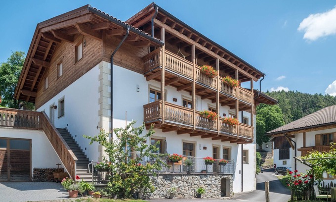 Lajen Apartment | Apartment "Montis Moarhof Natur Apartments" with Mountain View, Shared Terrace & Wi-Fi