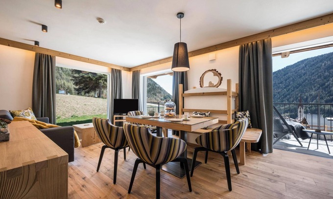 Valles Apartment | Apartment "Mulin Rudl" next to the Skiing Area with Mountain View, Sauna & Balcony