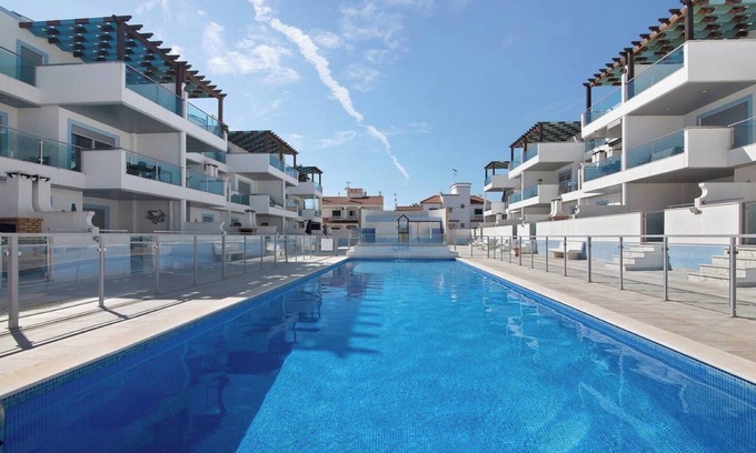 Manta Rota Apartment | Apartment 'Numar Residence Aa' with Shared Pool, Wi-Fi and Air Conditioning