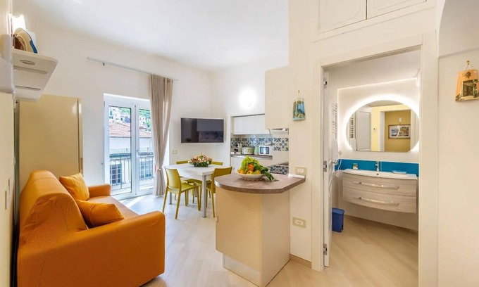 Minori House | Apartment 'Nanninella' with Mountain View, Wi-Fi and Air Conditioning