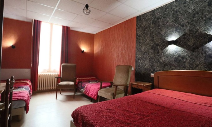 La Bourboule Apartment | Apartment 'Narcisses N°3 - Parisienne' with Wi-Fi