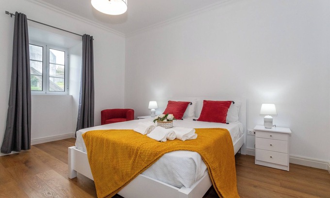 Ponta Delgada Apartment | Apartment "Oásis Fonte Grande 4" with Sea View, Terrace & Wi-Fi