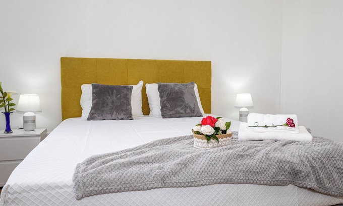 Ponta Delgada Apartment | Apartment "Oásis Fonte Grande 5" with Sea View and Wi-Fi