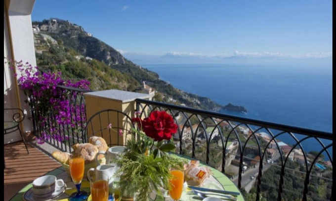 San Michele Apartment | Apartment on the Amalfi Coast with sea view - Near Naples
