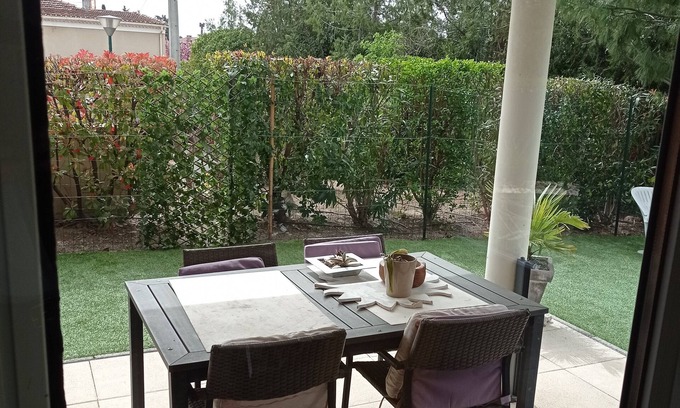 Carpentras Apartment | Apartment on the ground floor in a beautiful secure residence.