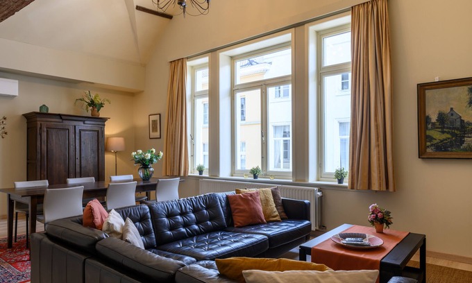 Historical Center Bruges Apartment | Apartment Onze-Lieve-Vrouw (OLV) - 3 bedrooms - 1st floor