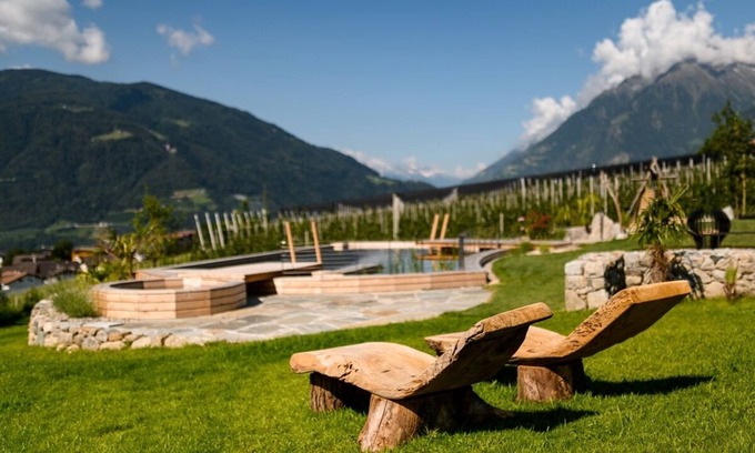 Tirolo Apartment | Apartment 'Pataunerhof Sambuca Lodge' with Mountain View, Shared Pool & Wi-Fi