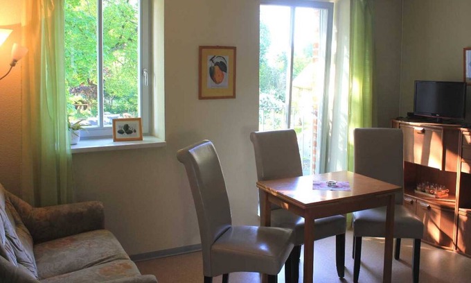 Bodstedt Apartment | Apartment "Pear Garden" - brick barn Starkow Barth